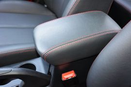 2015款长安逸动电动车尊贵型