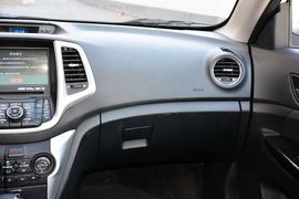 2015款长安逸动电动车尊贵型