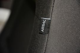 2012款福特福克斯三厢1.6L手动舒适型