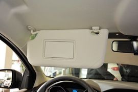 2012款福特福克斯三厢1.6L手动舒适型