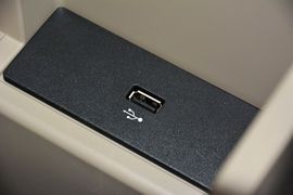 2012款福特福克斯三厢1.6L手动舒适型