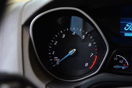 2012款福特福克斯三厢1.6L手动舒适型