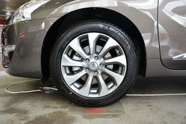 2014款日产天籁公爵2.5L