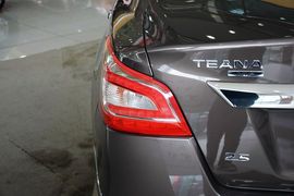 2014款日产天籁公爵2.5L