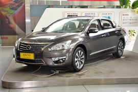2014款日产天籁公爵2.5L