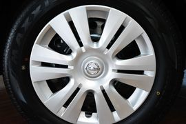 2013款日产骊威1.6XE