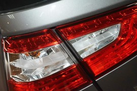2013款日产骊威1.6XE