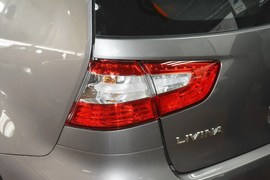 2013款日产骊威1.6XE