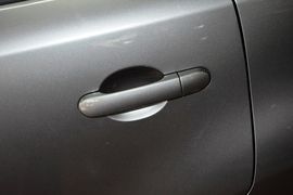 2013款日产骊威1.6XE