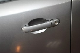 2013款日产骊威1.6XE