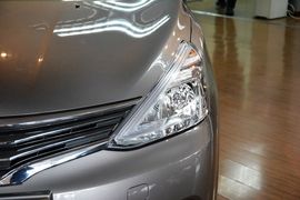 2013款日产骊威1.6XE