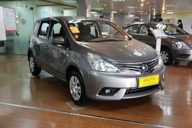 2013款日产骊威1.6XE