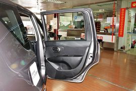 2013款日产骊威1.6XE