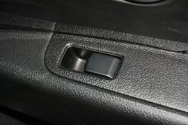 2013款日产骊威1.6XE