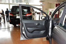 2013款日产骊威1.6XE