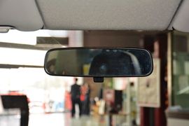 2013款日产骊威1.6XE