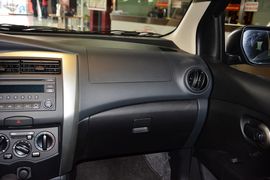 2013款日产骊威1.6XE