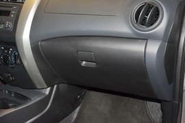 2013款日产骊威1.6XE