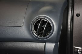 2013款日产骊威1.6XE