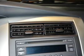2013款日产骊威1.6XE