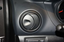 2013款日产骊威1.6XE