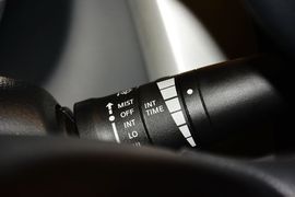 2013款日产骊威1.6XE