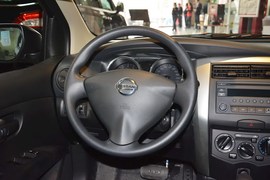 2013款日产骊威1.6XE