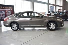 2013款日产天籁2.0XL舒适版