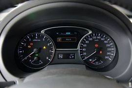 2013款日产天籁2.0XL舒适版