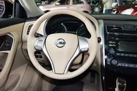 2013款日产天籁2.0XL舒适版