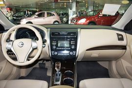 2013款日产天籁2.0XL舒适版