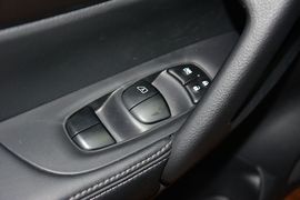 2014款日产奇骏2.0L
