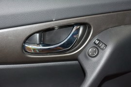 2014款日产奇骏2.0L