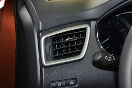 2014款日产奇骏2.0L