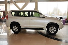 2015款一汽丰田普拉多2.7L自动标准版