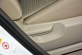 2014款丰田逸致180E自动精英版
