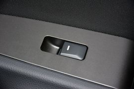 2015款起亚智跑2.0L自动两驱版DLX