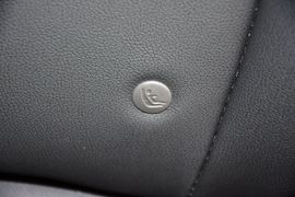 2015款起亚智跑2.0L自动两驱版DLX