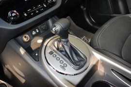 2015款起亚智跑2.0L自动两驱版DLX