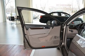 2015款大众迈腾2.0TSI尊贵型