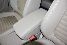 2015款大众迈腾2.0TSI尊贵型