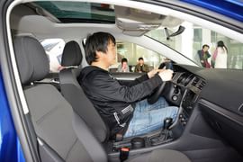 2015款大众高尔夫1.6L手动时尚型