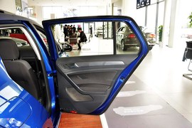 2015款大众高尔夫1.6L手动时尚型