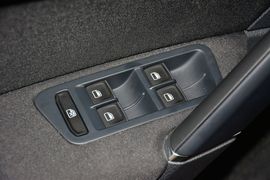 2015款大众高尔夫1.6L手动时尚型