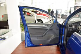 2015款大众高尔夫1.6L手动时尚型