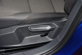 2015款大众高尔夫1.6L手动时尚型