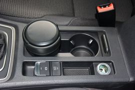 2015款大众高尔夫1.6L手动时尚型
