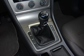 2015款大众高尔夫1.6L手动时尚型