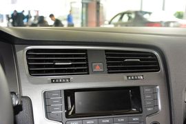 2015款大众高尔夫1.6L手动时尚型