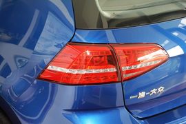 2015款大众高尔夫1.6L手动时尚型